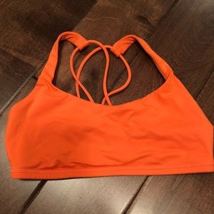 Lululemon sports bra size 6